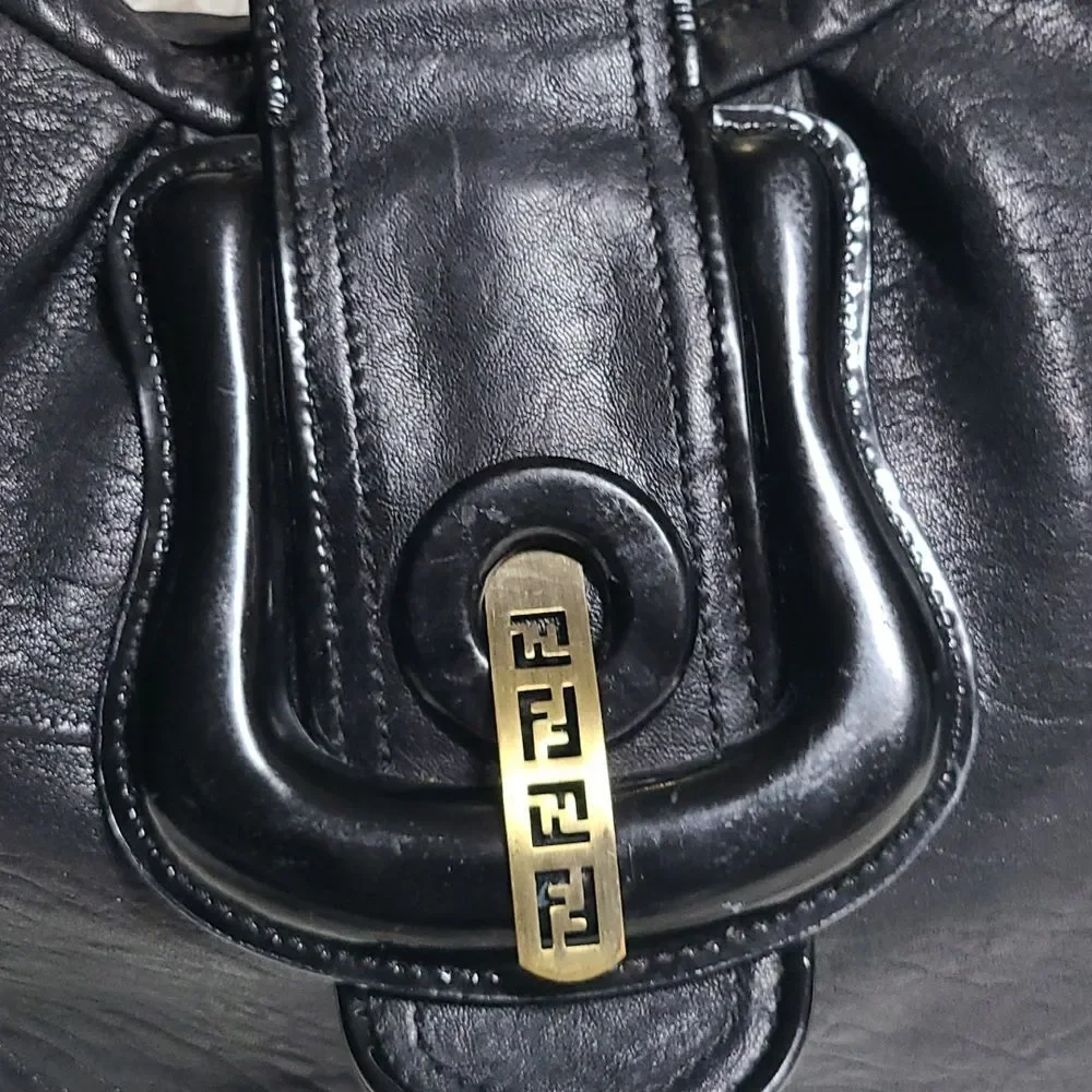 💯 Authentic Fendi Hobo Handbag 🍀 - Picture 3 of 17
